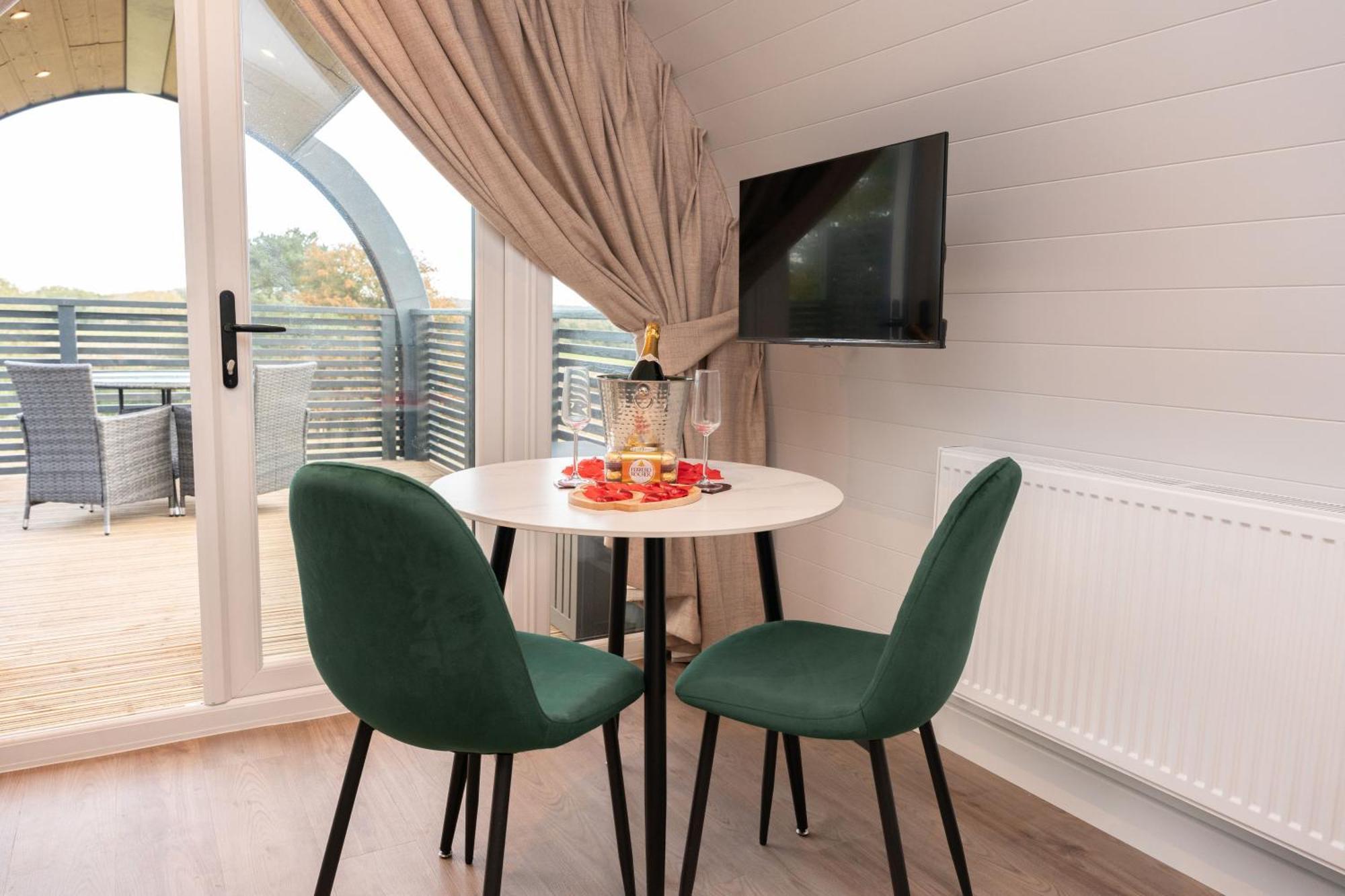 Pepperwood Pods Lodge Worlaby